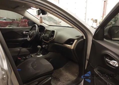 2015 Jeep Cherokee Latitude z USA, uszkodzony, nr VIN 1C4PJMCS2FW610665